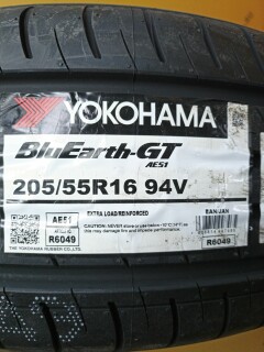 Летняя шина Yokohama BluEarth-GT AE-51 205/55 R16 94V фото 2