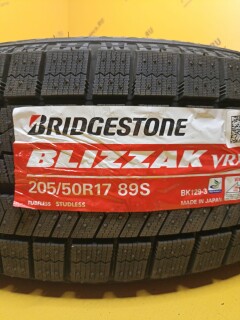Зимняя шина Bridgestone Blizzak VRX 205/50 R17 89S фото 2