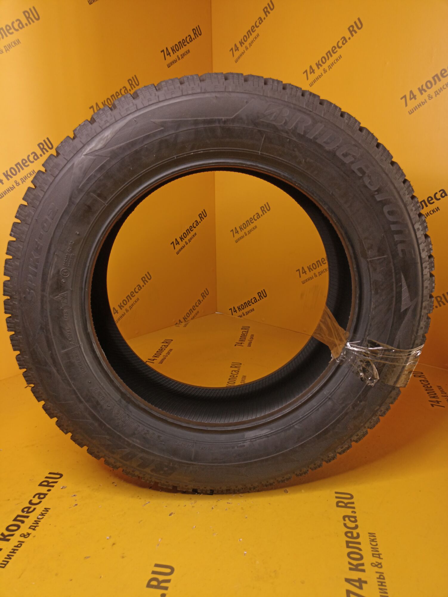 Купить зимнюю шину Bridgestone Blizzak Spike-02 205/60 R16 92T в Челябинске  по цене 6420 руб., доставка от интернет-магазина 74колеса.ru