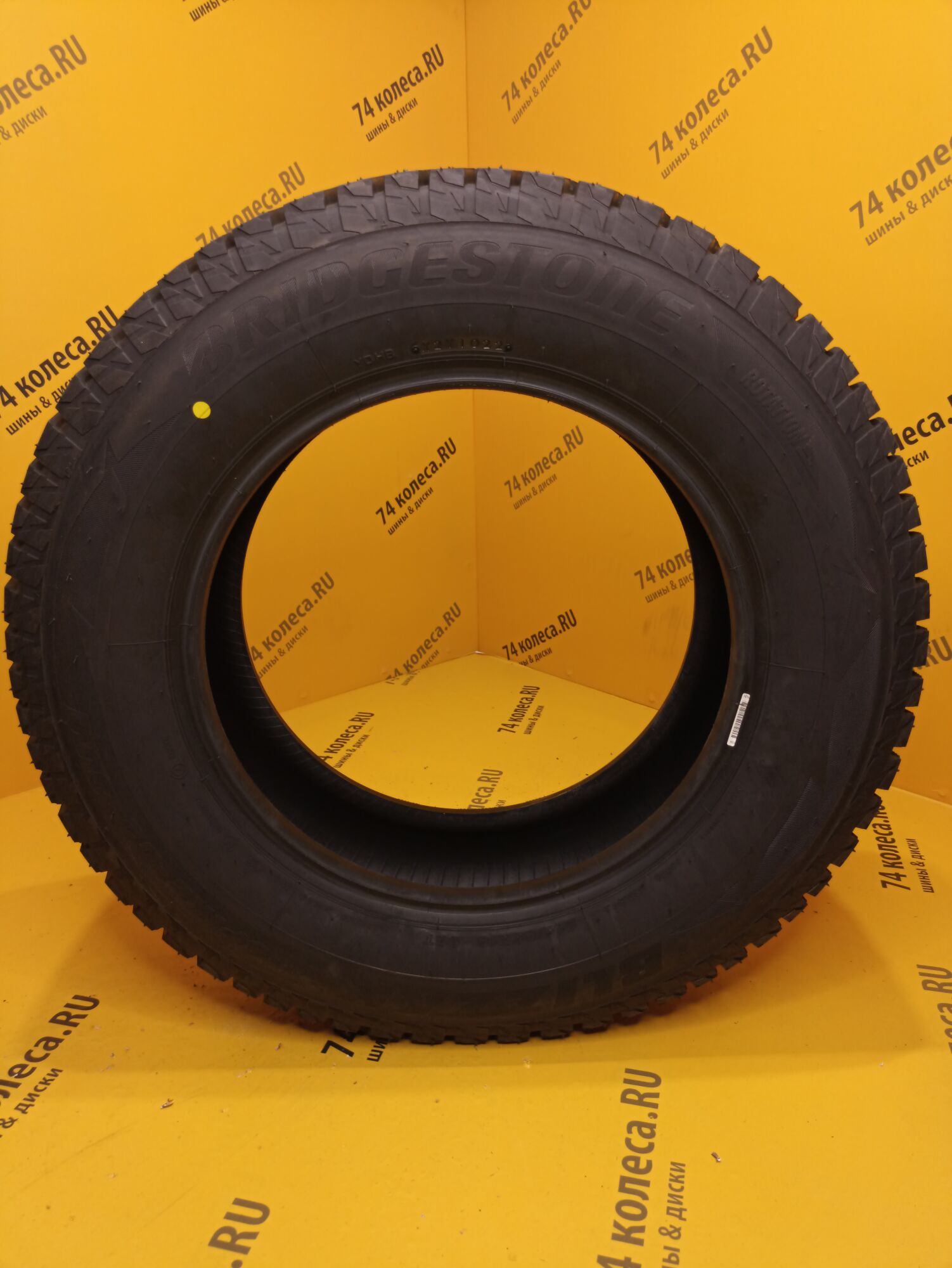 Купить зимнюю шину Bridgestone Blizzak Spike-02 SUV 215/65 R16 98T в  Челябинске по цене 12430 руб., доставка от интернет-магазина 74колеса.ru