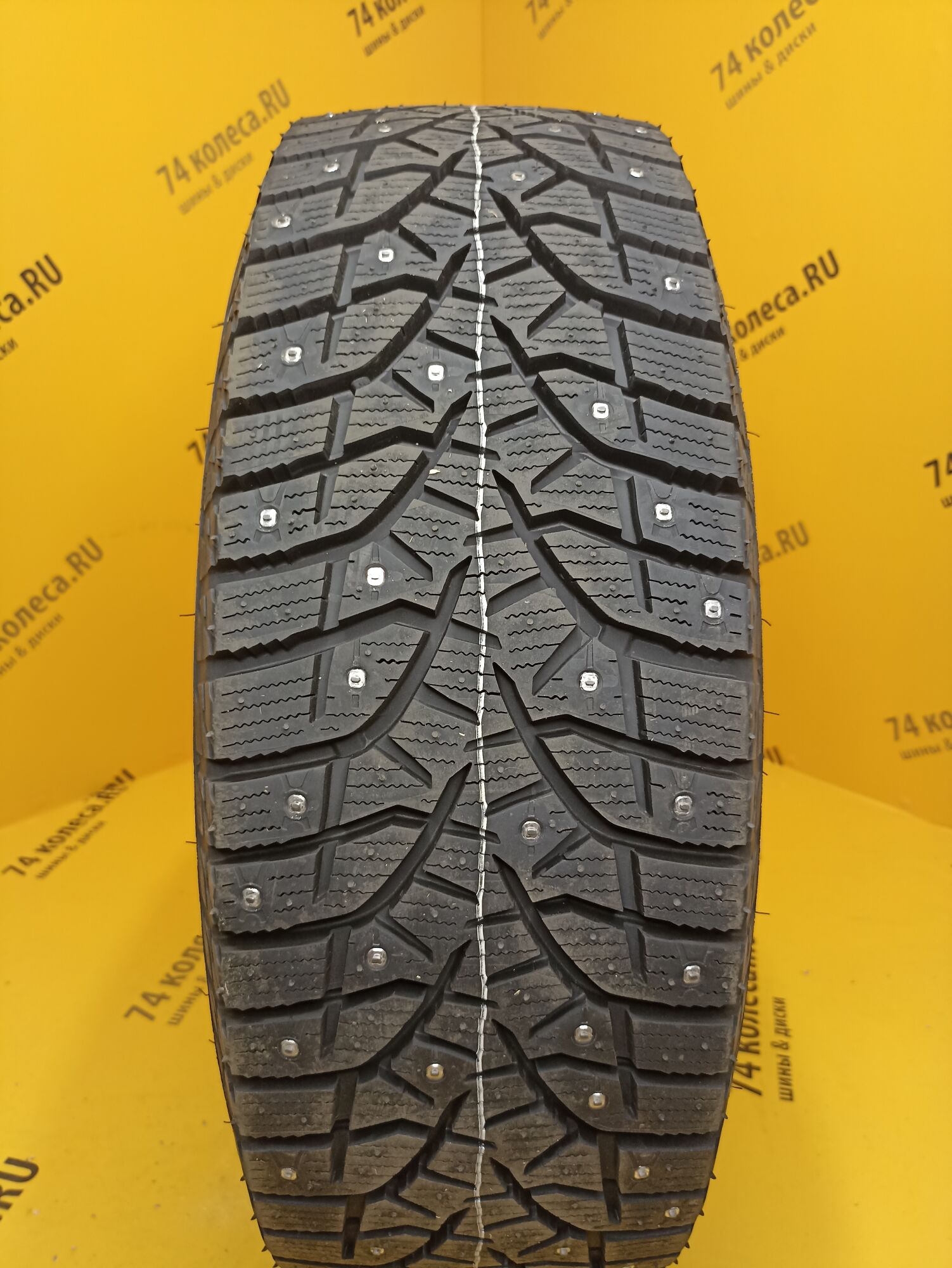 Купить зимнюю шину Bridgestone Blizzak Spike-02 SUV 215/65 R16 98T в  Челябинске по цене 12430 руб., доставка от интернет-магазина 74колеса.ru