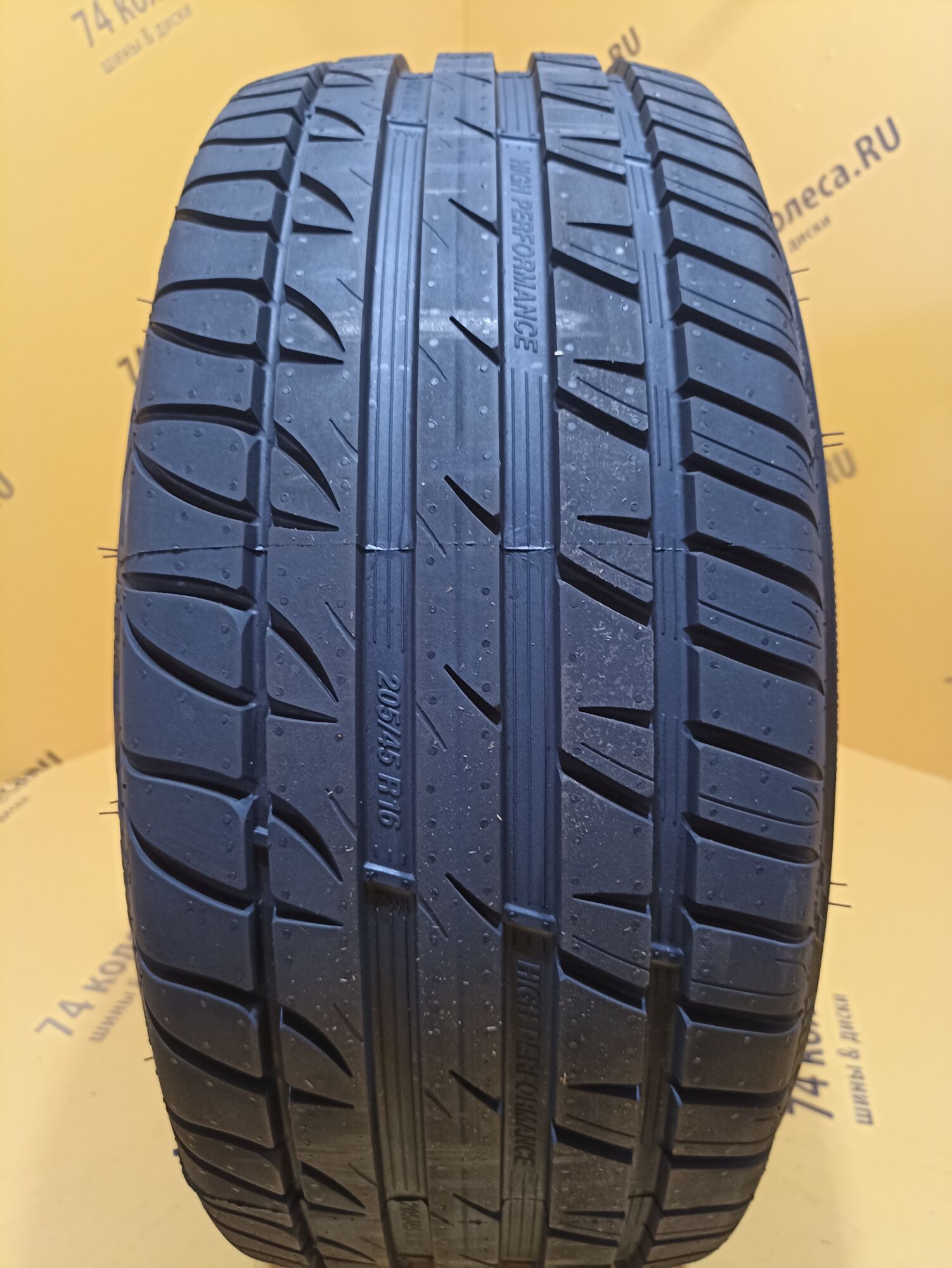 Купить летнюю шину Tigar High Performance 205/45 R16 87W в Екатеринбурге,  доставка от интернет-магазина 74колеса.ru