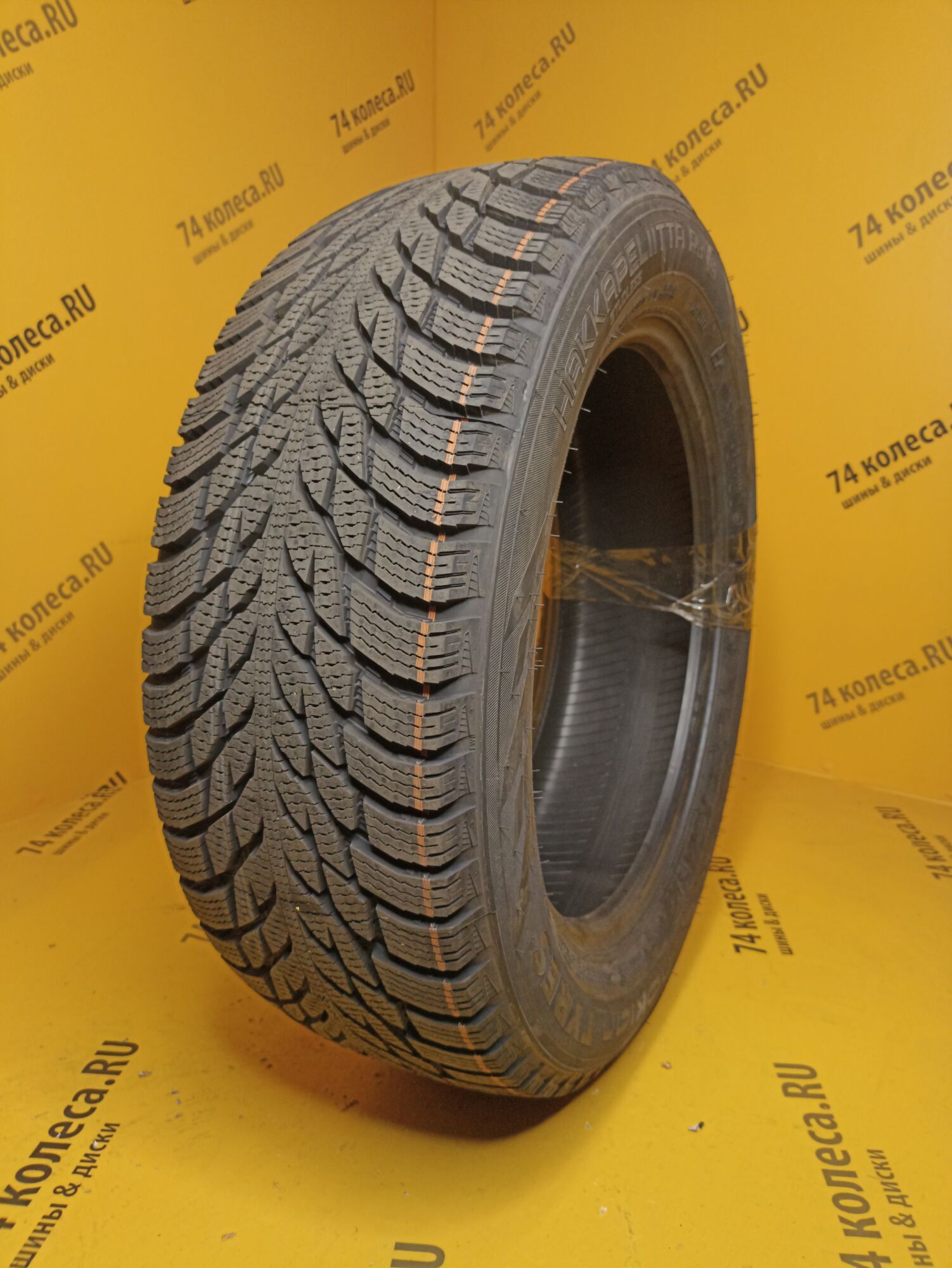 Купить зимнюю шину Nokian Tyres Hakkapeliitta R3 205/55 R16 91R RunFlat в  Челябинске по цене 10490 руб., доставка от интернет-магазина 74колеса.ru