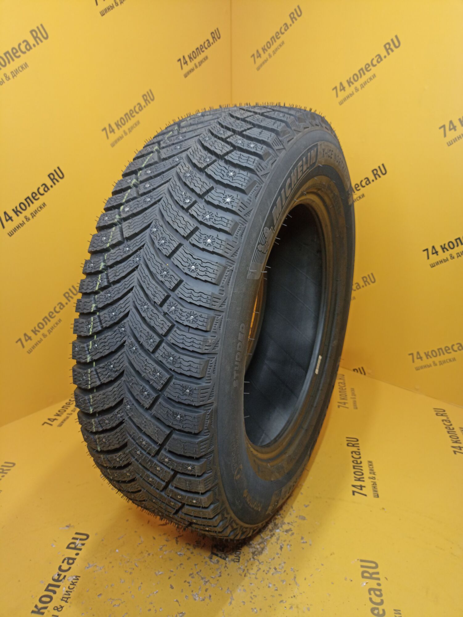 Купить зимнюю шину Michelin X-Ice North 4 SUV 235/65 R17 108T в Тюмени по  цене 33670 руб., доставка от интернет-магазина 74колеса.ru