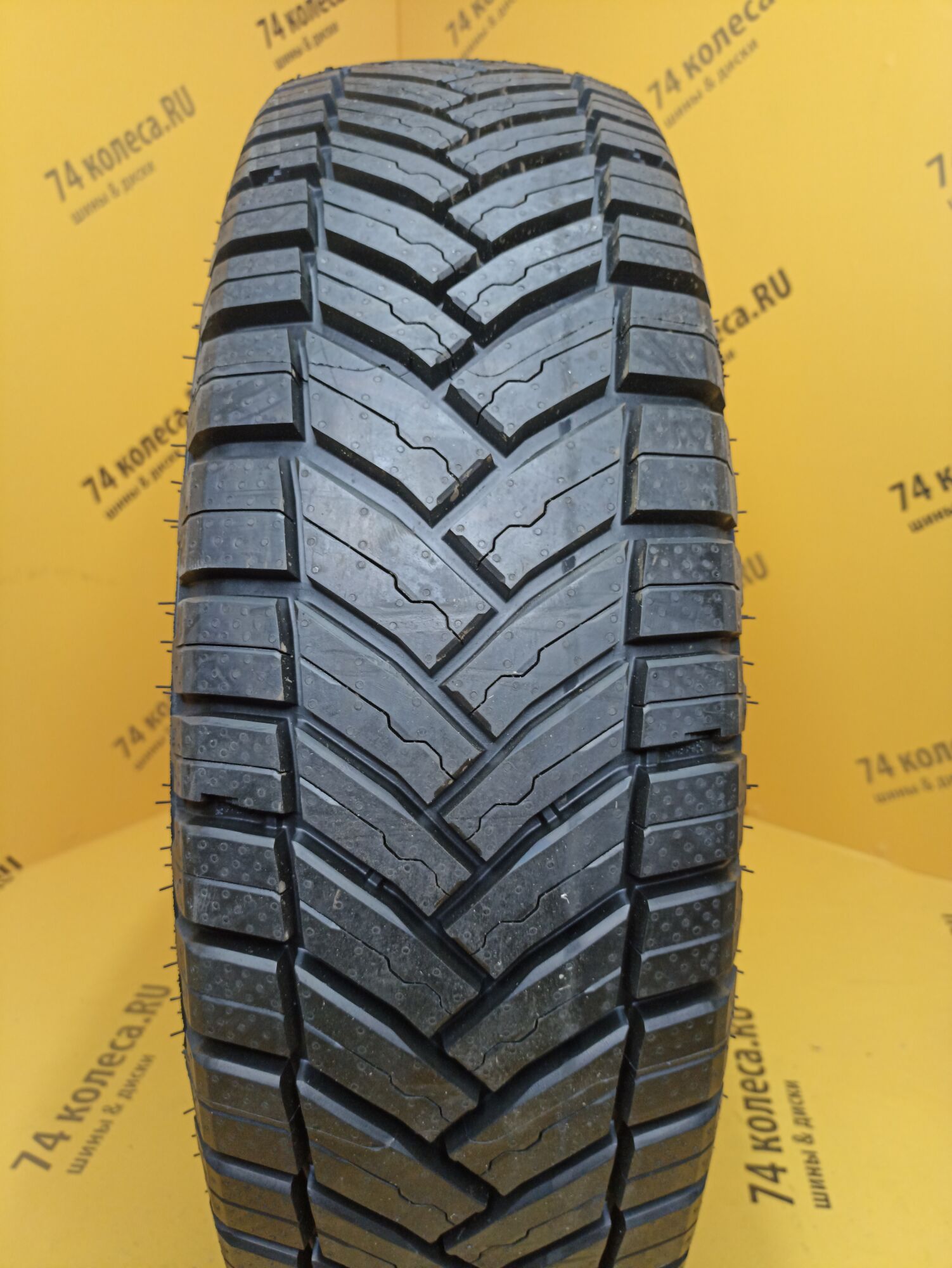 Купить летнюю шину Michelin Agilis CrossClimate 185/75 R16C 104/102R в  Перми по цене 25430 руб., доставка от интернет-магазина 74колеса.ru