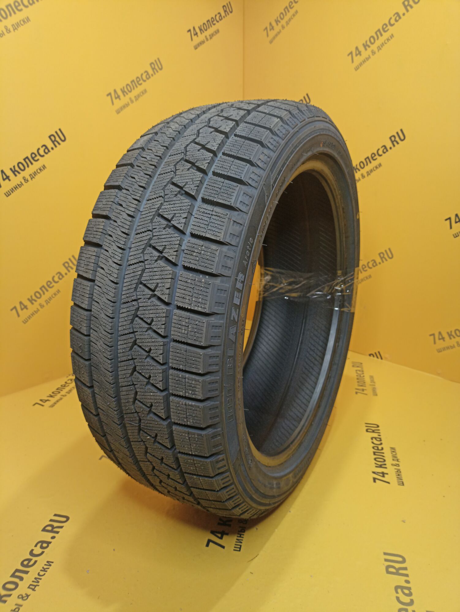 Купить зимнюю шину Sailun Ice Blazer Arctic 215/45 R17 87H в Уфе по цене  6120 руб., доставка от интернет-магазина 74колеса.ru