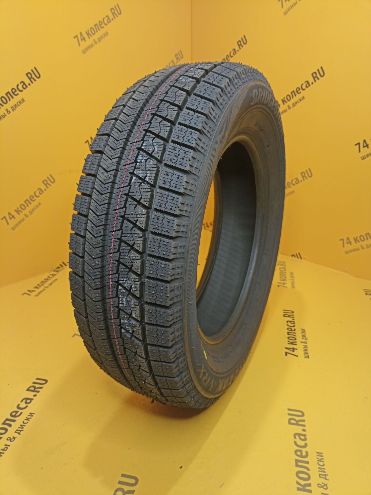 Купить зимнюю шину Bridgestone Blizzak VRX 175/65 R14 82S в Челябинске по  цене 5780 руб., доставка от интернет-магазина 74колеса.ru