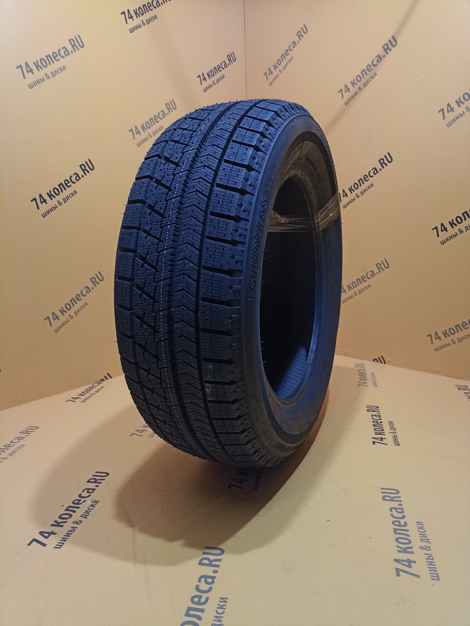 Купить зимнюю шину Bridgestone Blizzak VRX 205/60 R16 92S в Екатеринбурге  по цене 11210 руб., доставка от интернет-магазина 74колеса.ru