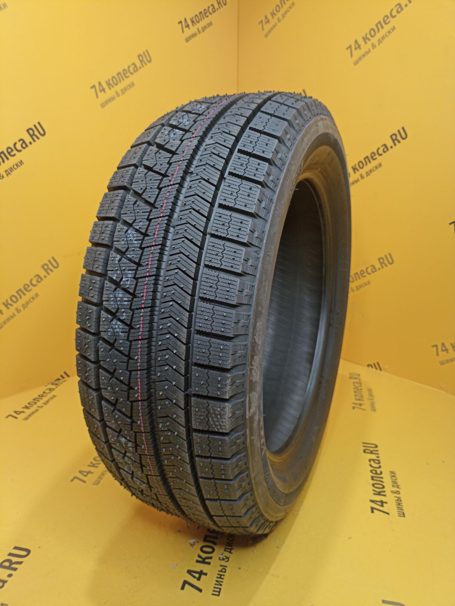 Купить зимнюю шину Bridgestone Blizzak VRX 195/55 R16 87S в Тюмени по цене  9160 руб., доставка от интернет-магазина 74колеса.ru