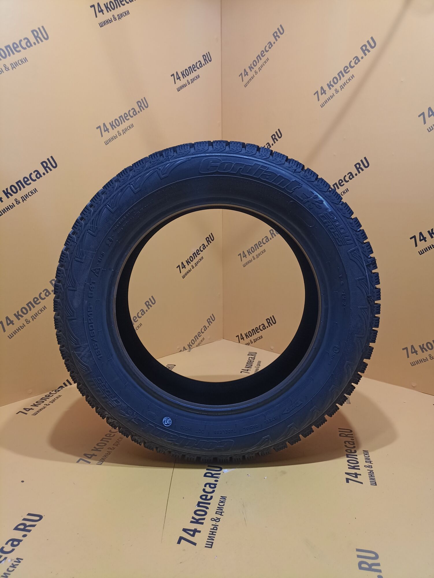 Купить зимнюю шину Cordiant Snow Cross 185/60 R15 84T в Челябинске по цене  5200 руб., доставка от интернет-магазина 74колеса.ru